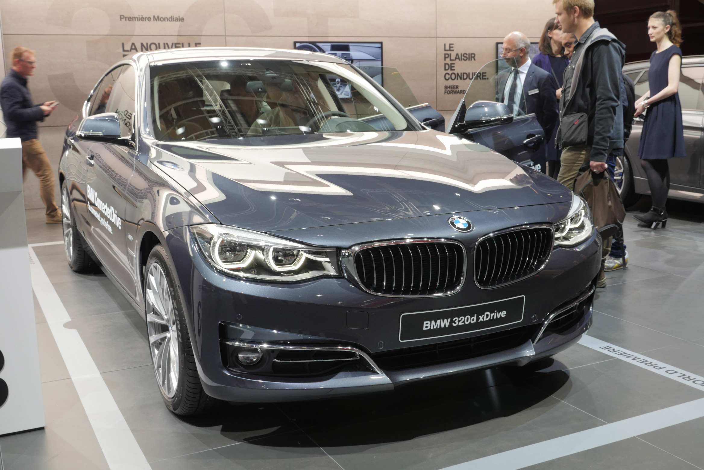 BMW 320d xDrive Paris Motor Show 2016