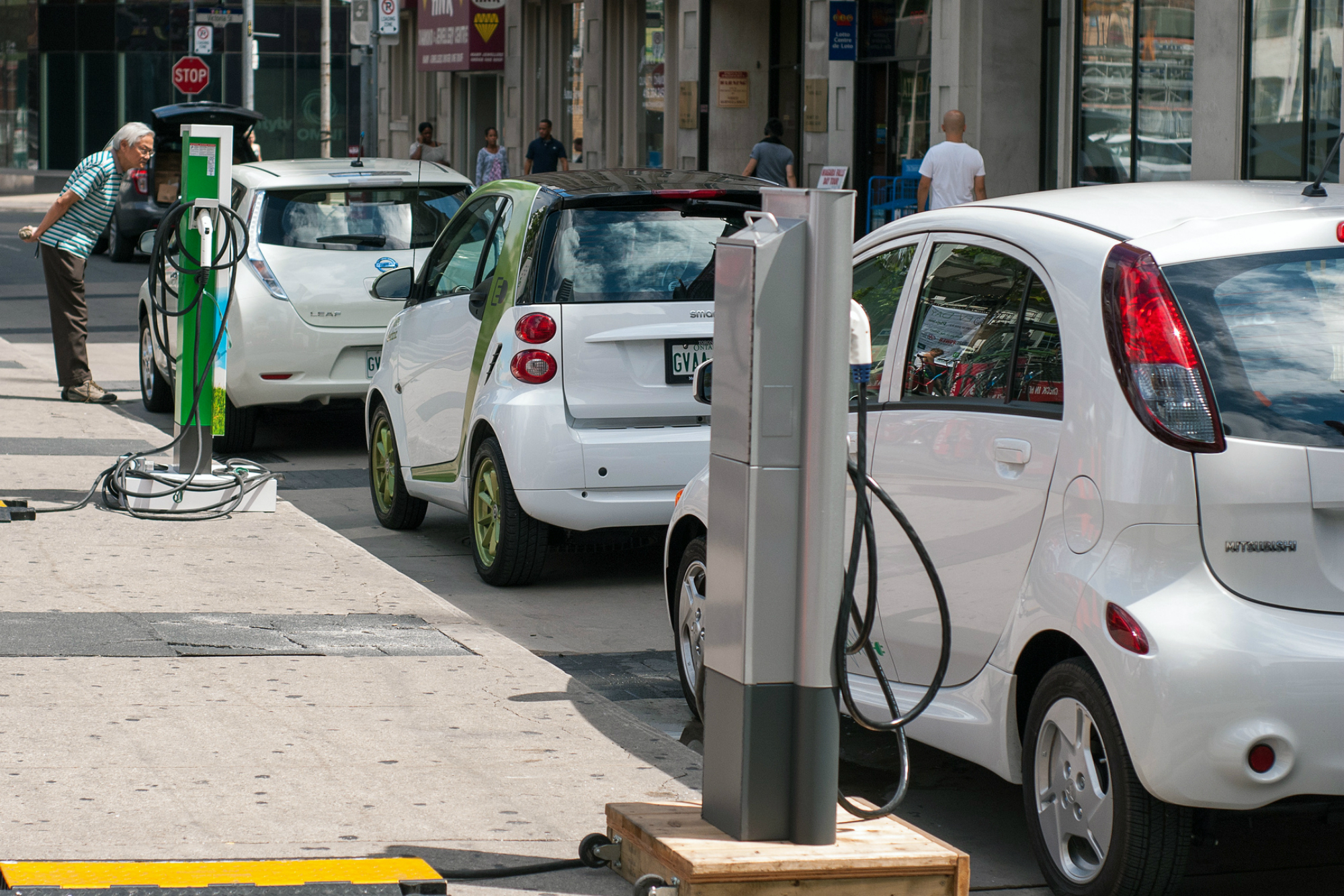 electric vehicles plug