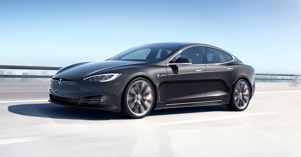 Tesla: Μείωσε κατά 6% τις τιμές στα Model S και Model X