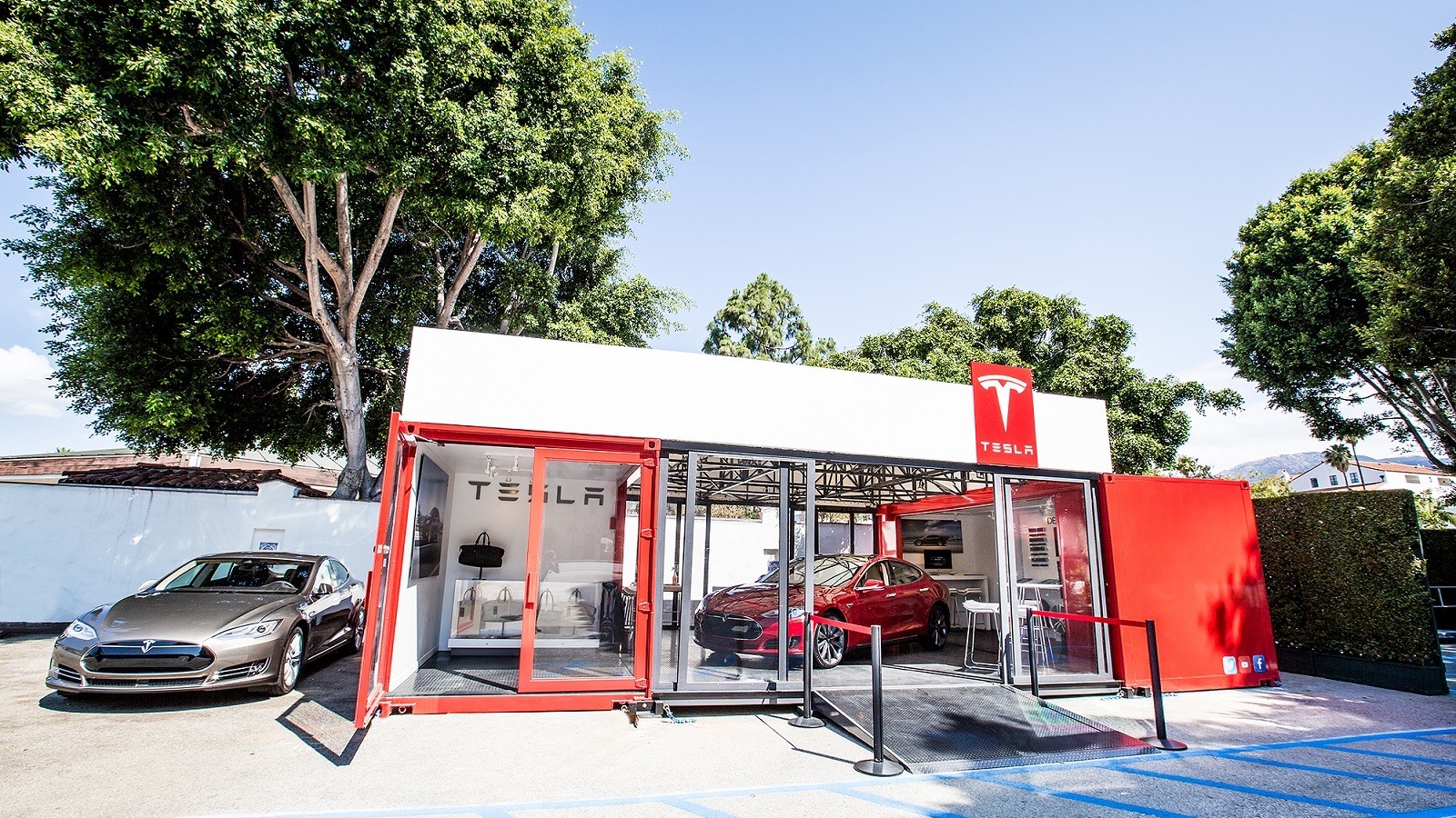 Tesla pop-up store