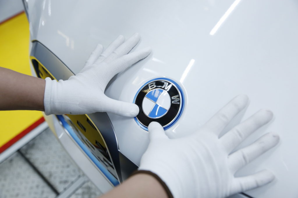 BMW iX3