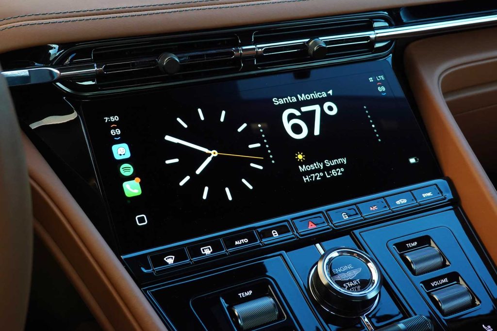 Apple CarPlay Ultra