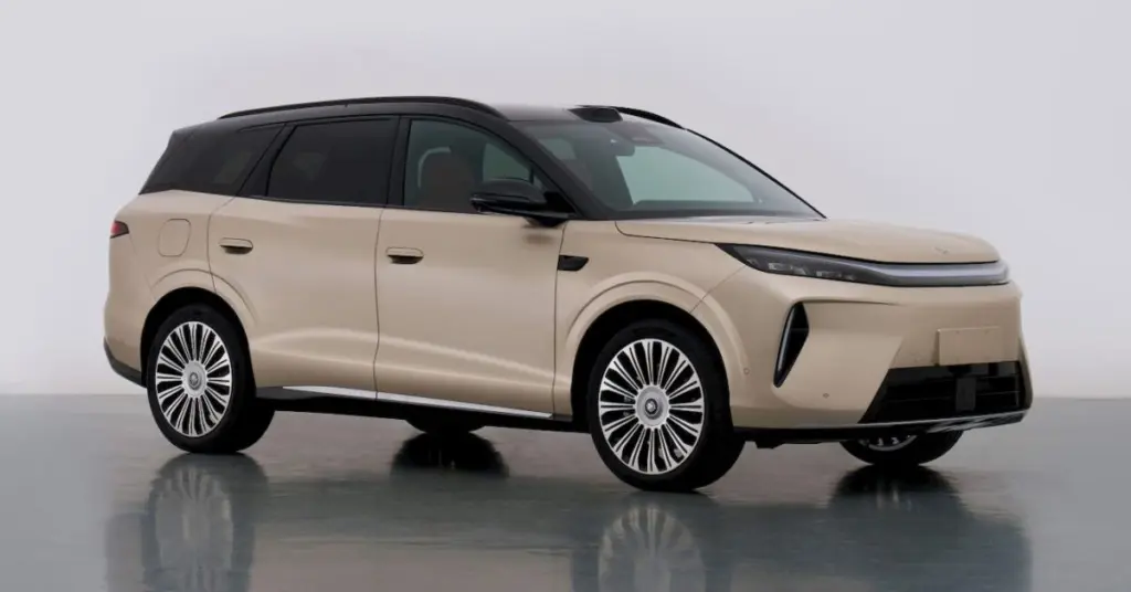Το ηλεκτρικό SUV πέντε θέσεων BYD Tang τρίτης γενιάς