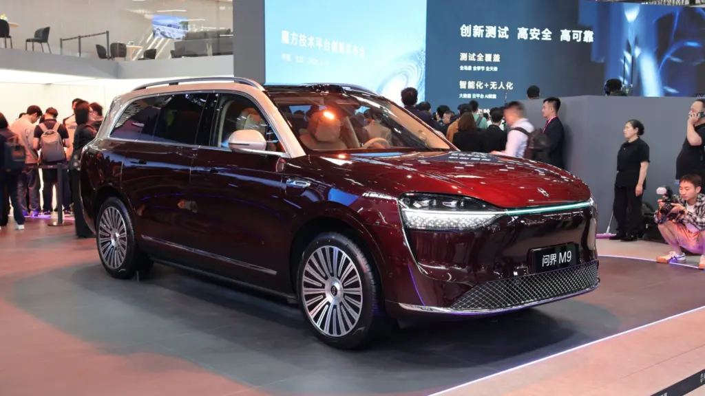 Το ηλεκτρικό SUV Aito M9 της Seres και της Huawei