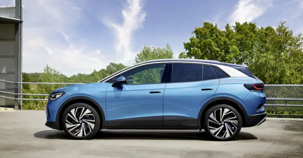 Ηλεκτρικό Volkswagen ID.4 σε φόρτιση